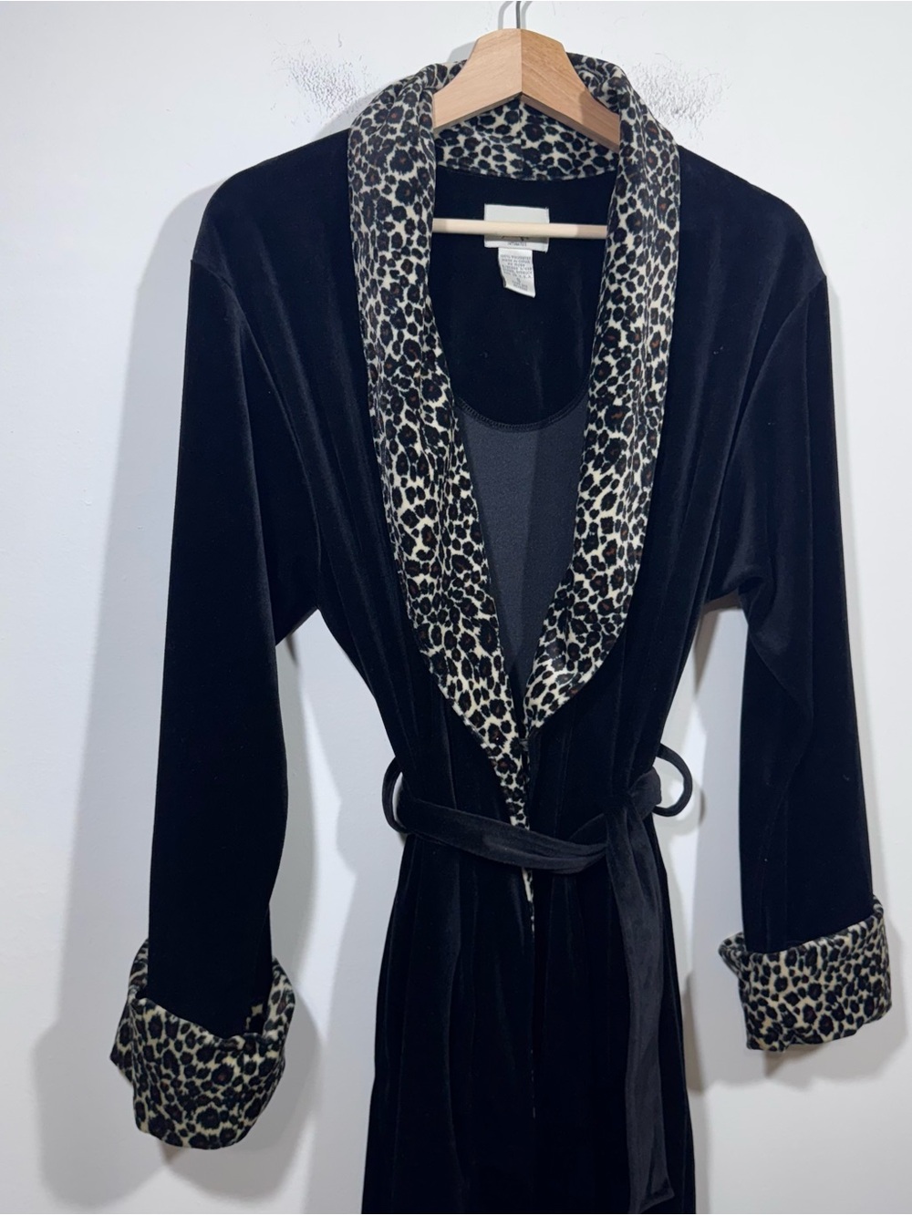 Vintage Amanda Stewart Black Velvet Robe Leopard Print Collar Size Small Glam - Picture 2 of 5